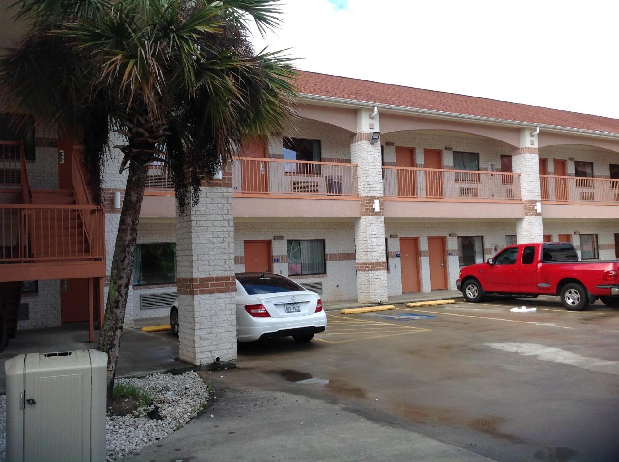 Executive Inn & Suites Shepherd 外观 照片