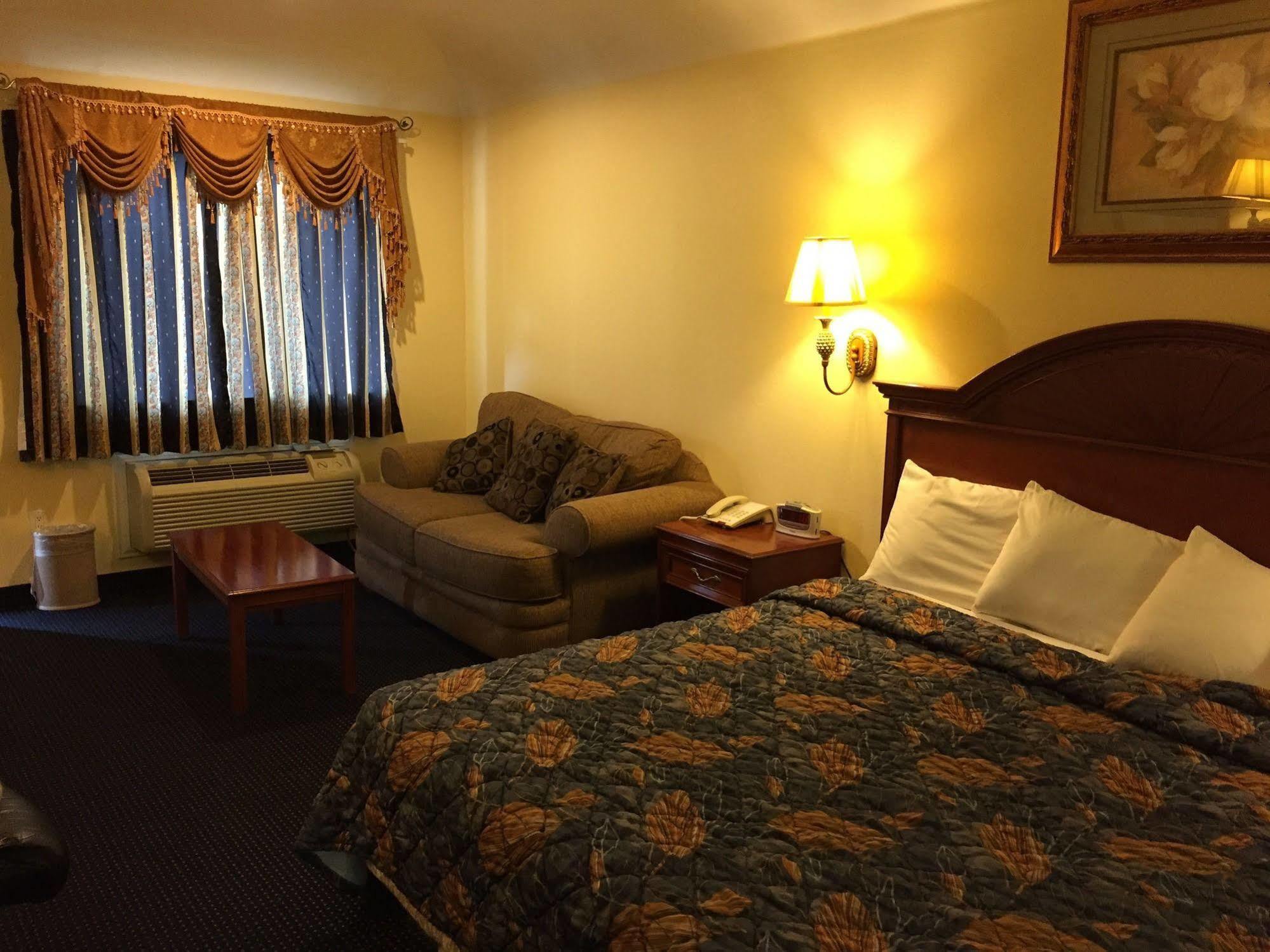 Executive Inn & Suites Shepherd 外观 照片